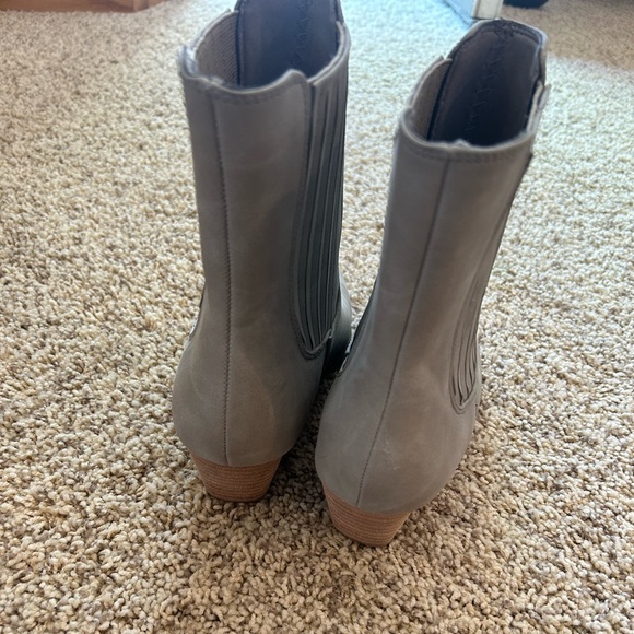 NWOT grey booties - Picture 3 of 5